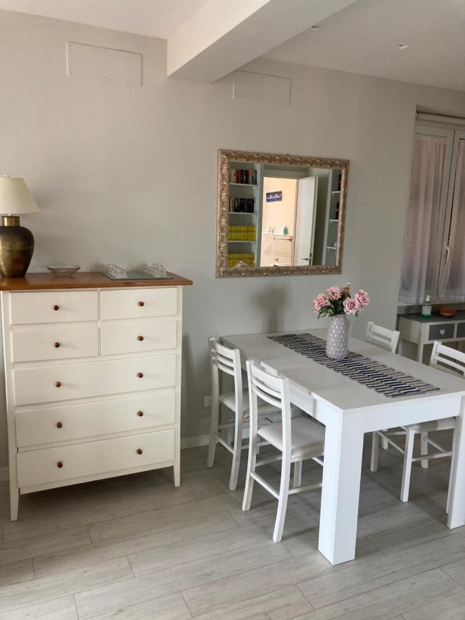 Rosso Tramonto Luxury-White- Ladispoli, Lungomare Regina Elena 58 Exterior foto